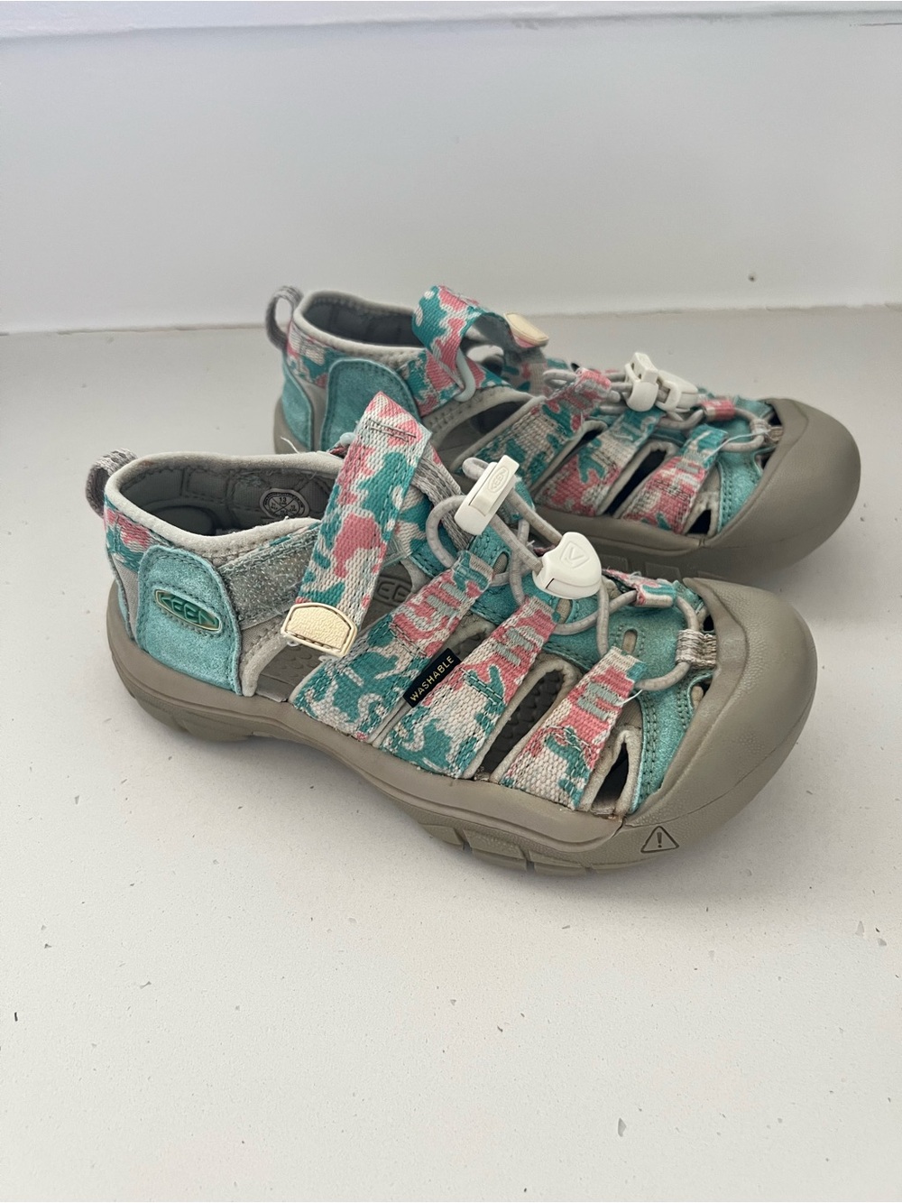 MKEEN Newport H2 Kids Sandals Size 13 Teal Pink Floral Water Shoes Sport